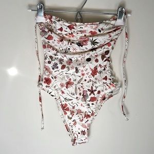 Sexy Cut-out swimsuit with florals